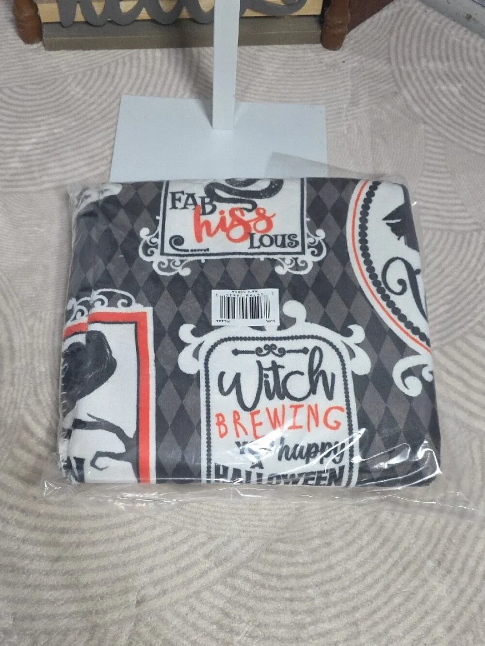 Halloween Witch Throw Blanket - Black & Orange Cozy Décor